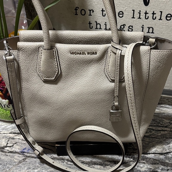 Michael Kors Off-White Leather Tote - Picture 2 of 6